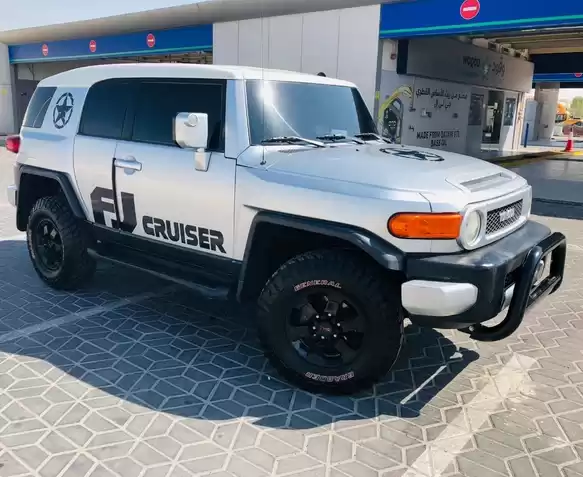 مستعملة Toyota FJ Cruiser للبيع في الدوحة #5375 - 1  صورة 